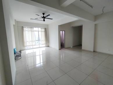 Condominium For Sale in Straits Garden Condominium