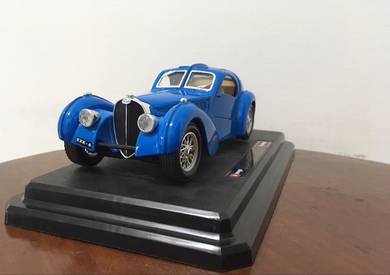 1936 Bugatti Type 57SC Atlantic 1:24 diecast