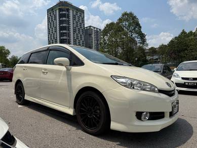 Toyota Wish X in Seri Kembangan, SGR