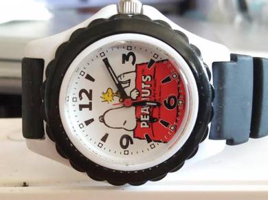 Original Snoopy peanut merchandise watch