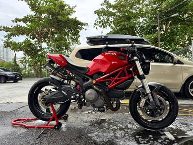 Ducati Monster 795