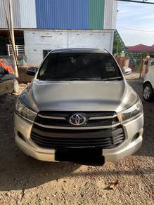 Toyota Innova E in Kepala Batas, PNG