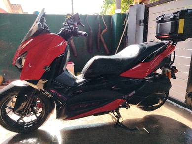 Yamaha XMAX