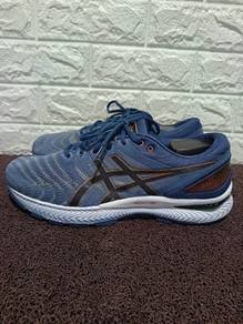 uk9.5 ASICS Gel-Nimbus 22