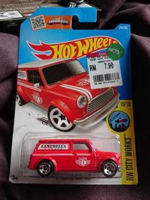 Hotwheels Austin Mini Van Campbell red not Tomica