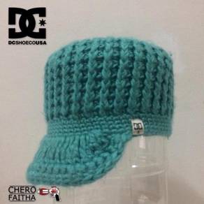Topi knitted DC small cap