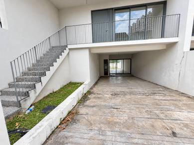 3-storey Terraced House For Sale in Gelugor,PNG