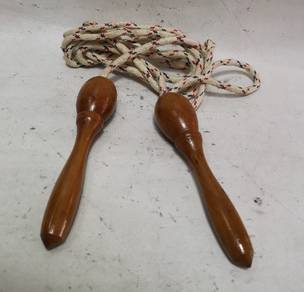 Old School Traditional Skipping Rope w Wood Handle