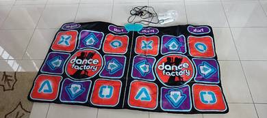 Dual Player Dance Factory TV Game Mat (Like new!!)