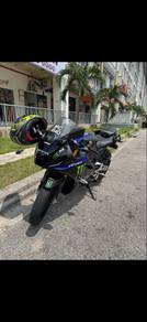 Yamaha R15