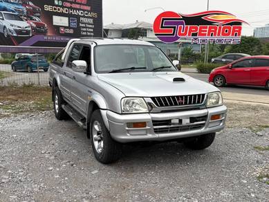 2002 Mitsubishi Storm GLS