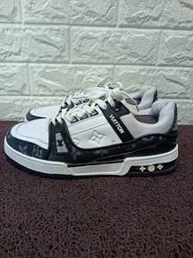 Uk9 Louis Vuitton LV Trainer Sneakers