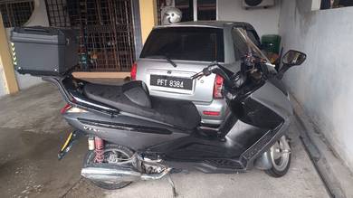 Sym VTS 200