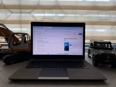 Toshiba UltraBook Laptop : i5 / 256gb SSD / 4gb