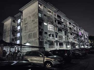Apartment For Rent in Pandan Lake View
