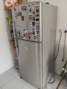 peti sejuk 2 pintu 430l sharp
