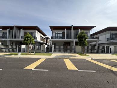 Semi-Detached House For Sale in Sungai Buloh,SGR