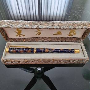 Swarovski Pen or Chinese Design Pen For Sale