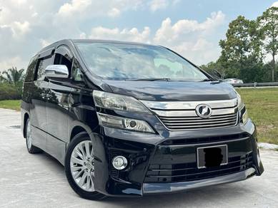 Toyota Vellfire Z in Setia Tropika, JHR