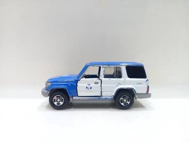 Tomica No. 44 Toyota Land Cruiser JAF Road Service