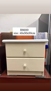 1 small table / side table