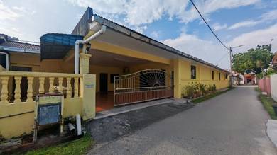 Terraced House For Sale in Bandar Hilir,MLK