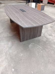 Meeting table