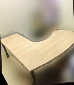 6ft X 6ft L-sharp steel leg Office table