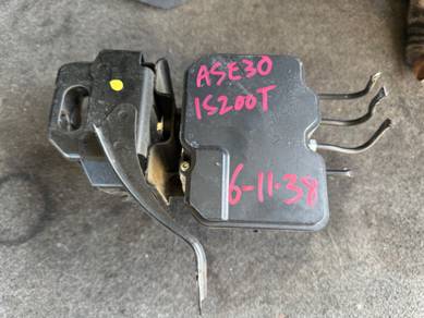 No 6-11-38 Lexus IS200t Ase30 2017 ABS Pump Jpn