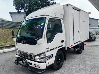 ISUZU NKR55 BOX FT 10'6 2014 HICOM HINO nissan