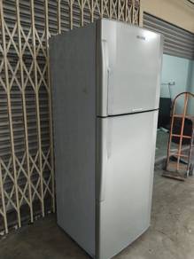 Hitachi Twin Door Peti ais Fridge 395Lt