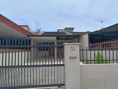Room in Simpang Ampat, PNG
