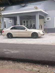Mercedes Benz E200 200 (CKD) in Slim River, PRK