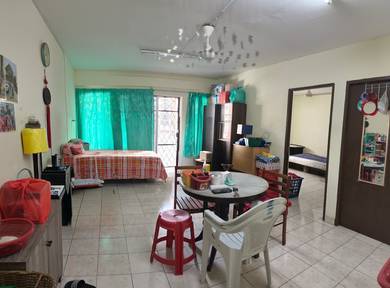 Apartment For Sale in Seraya Apartment