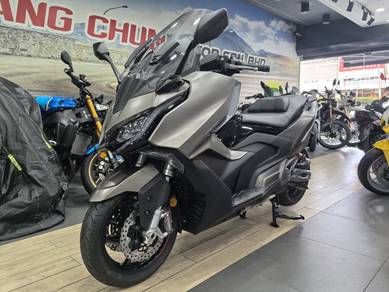 Kymco AK 550