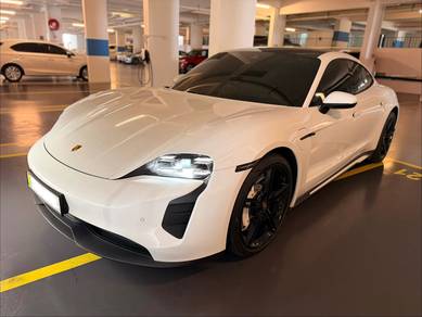 Porsche Taycan 4S in Gelugor, PNG