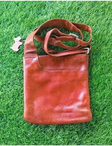 Radley London Original leather sling bag