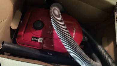 Samsung Cyclone Vacuum Cleaner 1800watts, 1.3L