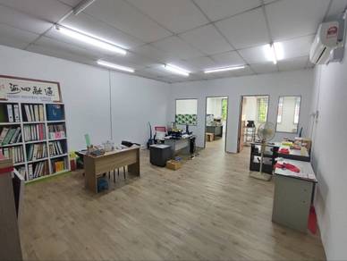 Shop lot For Sale in Cheng,MLK
