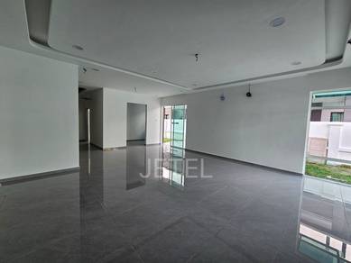 Semi-Detached House For Sale in Bandar Botanic,SGR