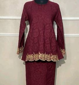Maroon Baju Kurung Pahang Peplum Gold Embroidery
