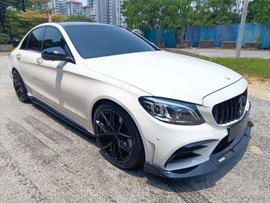 Mercedes Benz C300 300 AMG LINE in Desa Petaling, KUL