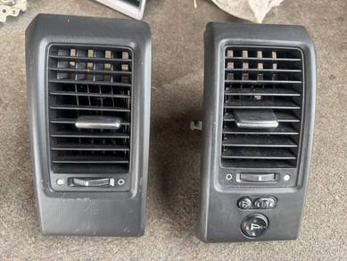 No 13-10-19 Honda Crossroad RT3 Aircond Vent Jpn