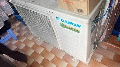 aircond daikin 2hp 