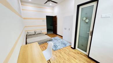 Room in Jelutong, PNG