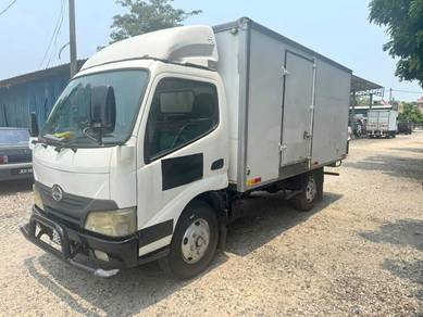 HINO WU640R luton box 13kaki ubs