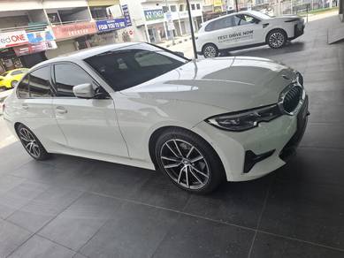 BMW 320i 20i SPORT in Ipoh, PRK