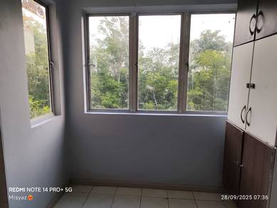 Apartment For Sale in Meru Courts