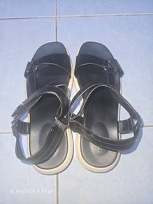 Tomaz Shoes