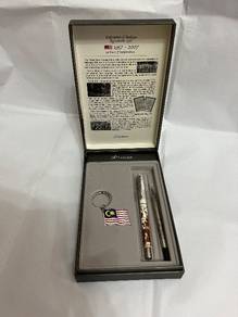 Merdeka Series Parker Pen and Key Chain 1957-2007